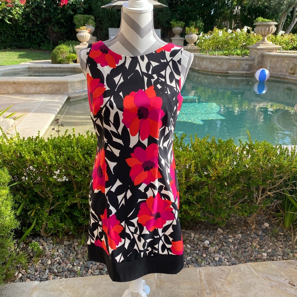 AGB-dress in sz 10P.. perfect condition.flattering - Picture 3 of 7